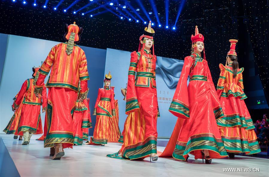 #CHINA-INNER MONGOLIA-HOHHOT-COSTUME FESTIVAL (CN)
