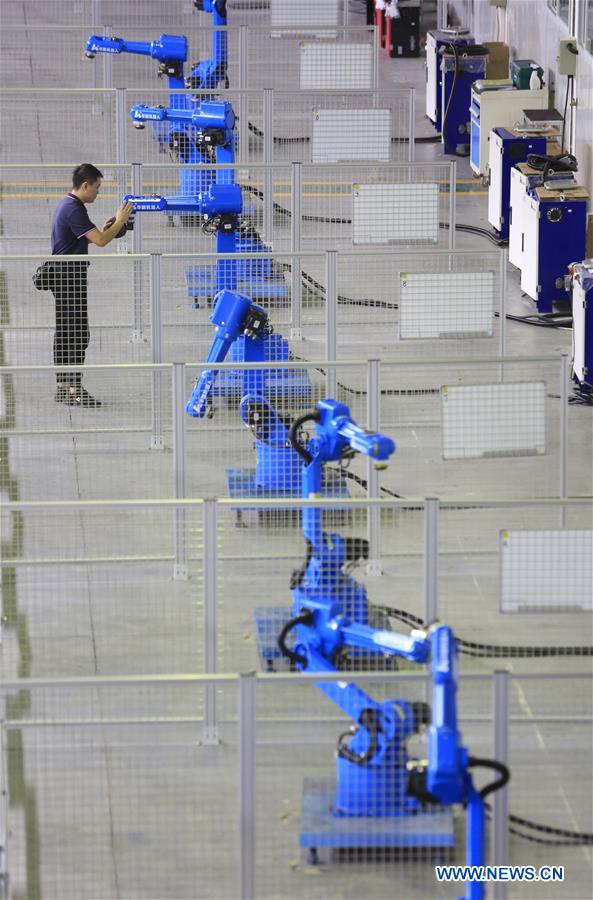 Xinhua Headlines: Chinese economy powering ahead, fulfilling 2018 targets