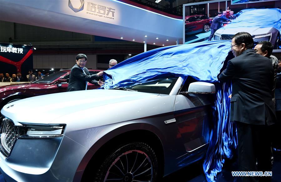 Xinhua Headlines: World's largest auto market eyes NEV, AI for new growth