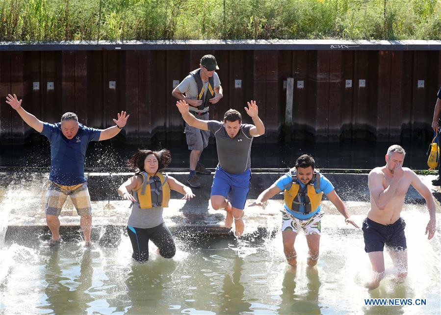 U.S.-CHICAGO-CHICAGO RIVER REVIVAL FESTIVAL-BIG JUMP
