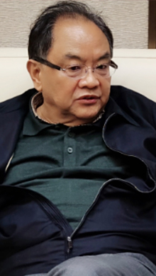 中央文史研究館館員、中國(guó)文聯(lián)原副主席、中國(guó)文藝評(píng)論家協(xié)會(huì)原主席、著名文藝評(píng)論家仲呈祥