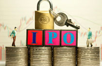 鼓勵持股滿三年的原有股東將部分老股向投資者轉(zhuǎn)讓，轉(zhuǎn)讓后，公司實際控制人不得發(fā)生變更。

 　　嘉實財富管理有限公司財富管理總監(jiān)吳妙娟：老股轉(zhuǎn)讓也是一個亮點，而不是像以前僅僅是發(fā)行新股。對股價做出穩(wěn)定的要求，對中小投資者利益有比較好的保護作用。