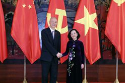 蔡奇同越共中央政治局委員、中央書記處常務(wù)書記張氏梅舉行會談