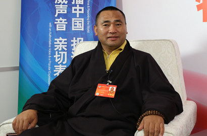 全國(guó)政協(xié)委員東寶仲巴&middot;呼圖克圖做客新華網(wǎng)、中國(guó)政府網(wǎng)兩會(huì)訪談