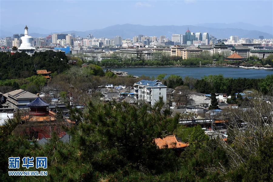 (在習(xí)近平新時代中國特色社會主義思想指引下——新時代新氣象新作為·新華全媒頭條·圖文互動)(9)最濃是這中國紅——北京市西城區(qū)弘揚(yáng)紅墻意識深化改革發(fā)展紀(jì)實