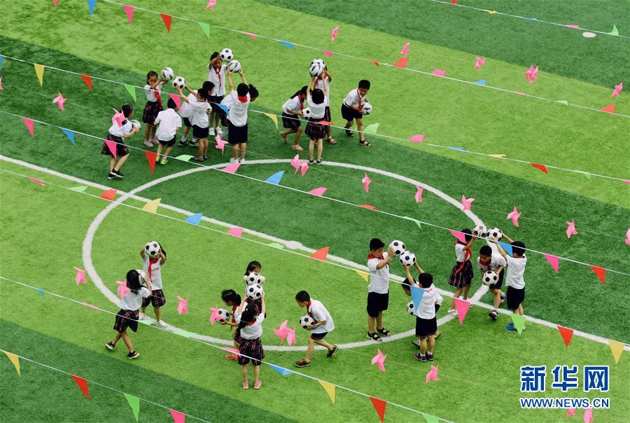 #(社會(huì))(2)浙江啟用首批“夢(mèng)想足球場(chǎng)”
