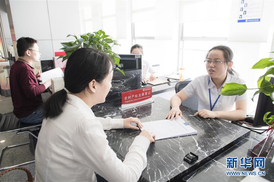 (圖文互動)(2)掃“四風(fēng)”之弊 興清新之風(fēng)——武漢治理“新衙門作風(fēng)”觀察