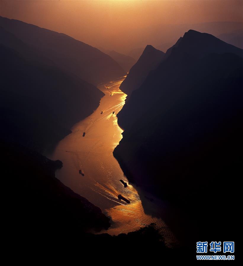 (百城百縣百企調(diào)研行·圖文互動)(7)建設長江綠色走廊再譜新章——長江三峽集團發(fā)展紀實
