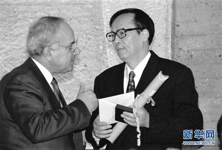 (改革先鋒風(fēng)采·圖文互動(dòng))(2)王選:高科技應(yīng)“頂天立地”