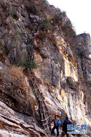 （圖文互動）（1）大涼山&ldquo;懸崖村&rdquo;：瑞雪天里話變遷