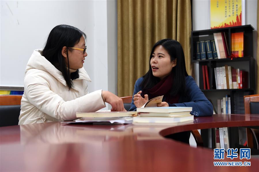 （在習(xí)近平新時(shí)代中國特色社會(huì)主義思想指引下&middot;將改革開放進(jìn)行到底&middot;強(qiáng)國之基）（新華全媒頭條&middot;圖文互動(dòng)）（6）奮斗不停步 改革再出發(fā)&mdash;&mdash;&ldquo;四個(gè)自信&rdquo;筑牢強(qiáng)國之基