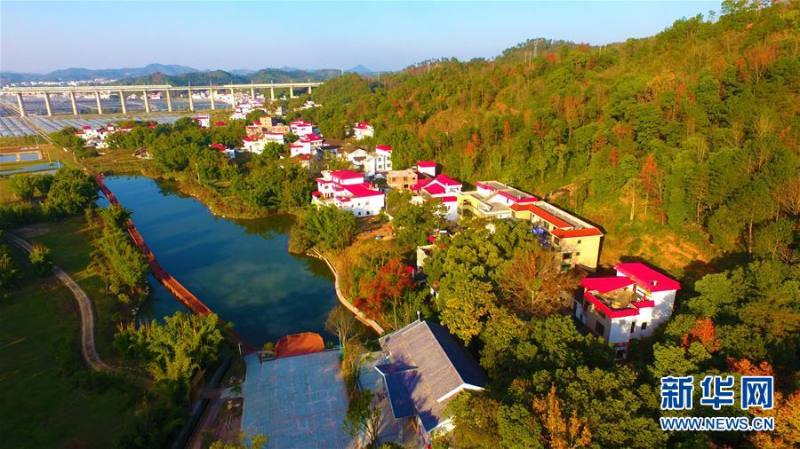 (兩會前夕看落實·圖文互動)(9)奮力脫貧攻堅 生態(tài)追“清”逐“綠”——江西落實習近平總書記全國兩會重要講話精神紀實