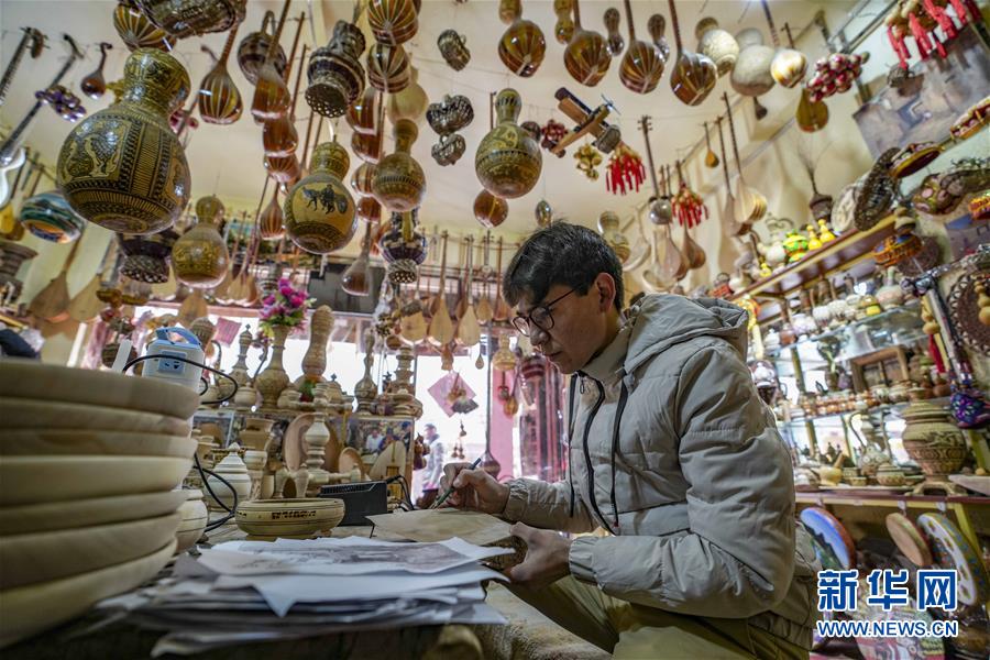 (兩會(huì)前夕看落實(shí)·圖文互動(dòng))(2)牢記囑托增進(jìn)民族團(tuán)結(jié) 凝心聚力建設(shè)美麗新疆——新疆落實(shí)習(xí)近平總書(shū)記全國(guó)兩會(huì)重要講話精神紀(jì)實(shí)