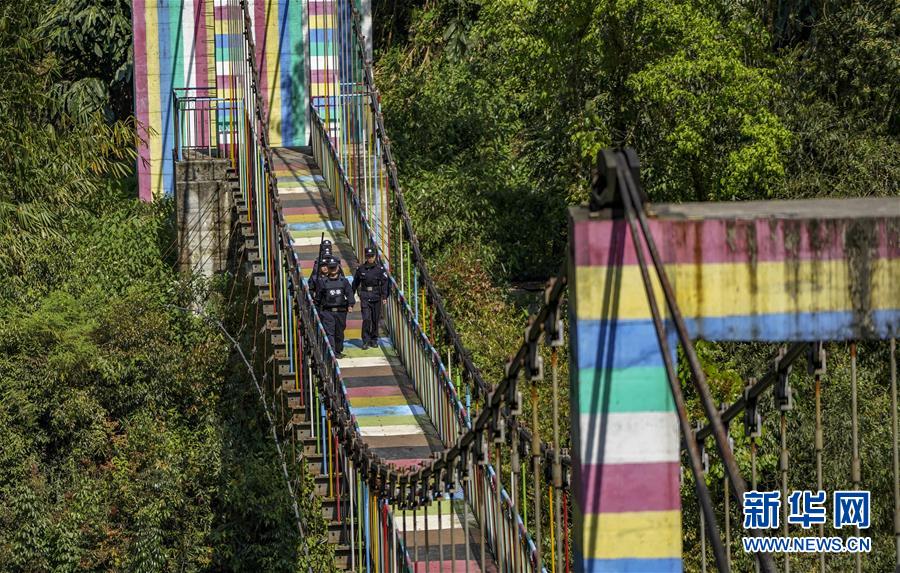 （愛國情 奮斗者&middot;圖文互動）（2）警民情深&mdash;&mdash;記云南貢山縣獨龍江鄉(xiāng)邊境派出所