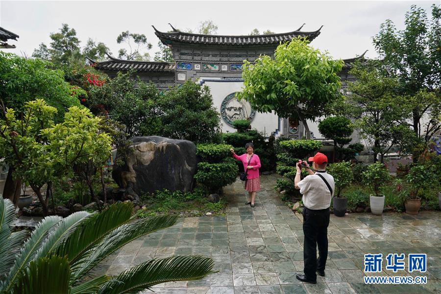 (在習(xí)近平新時代中國特色社會主義思想指引下——新時代新作為新篇章·總書記關(guān)心的百姓身邊事·圖文互動)(6)留住鄉(xiāng)愁 綻放新顏——傳統(tǒng)村落保護激發(fā)鄉(xiāng)村活力