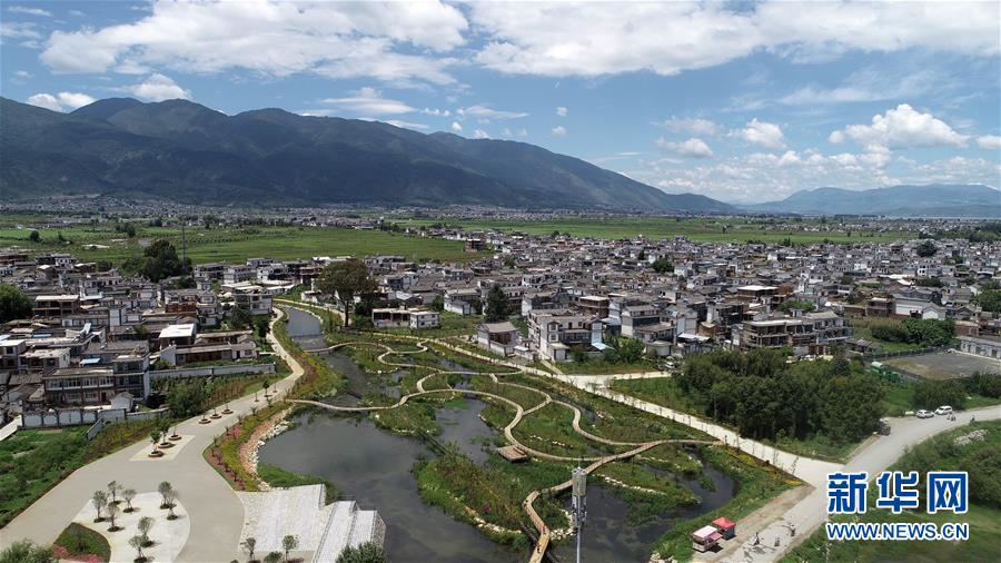 (在習(xí)近平新時代中國特色社會主義思想指引下——新時代新作為新篇章·總書記關(guān)心的百姓身邊事·圖文互動)(7)留住鄉(xiāng)愁 綻放新顏——傳統(tǒng)村落保護激發(fā)鄉(xiāng)村活力