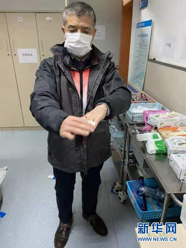 （新華全媒頭條&middot;圖文互動(dòng)）（3）戰(zhàn)紅區(qū)！&mdash;&mdash;發(fā)生在武漢抗疫隔離病房?jī)?nèi)的故事