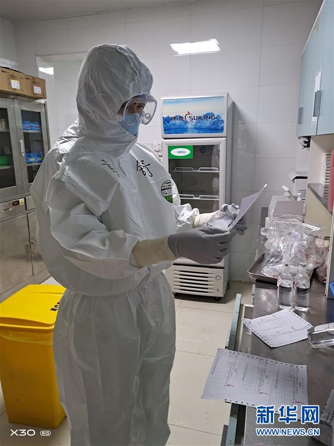（新華全媒頭條&middot;圖文互動(dòng)）（7）戰(zhàn)紅區(qū)！&mdash;&mdash;發(fā)生在武漢抗疫隔離病房?jī)?nèi)的故事