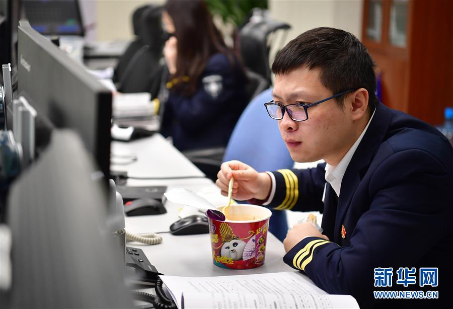 （聚焦疫情防控&middot;圖文互動）（2）電網(wǎng)指揮官：&ldquo;千軍萬馬&rdquo;戰(zhàn)疫情