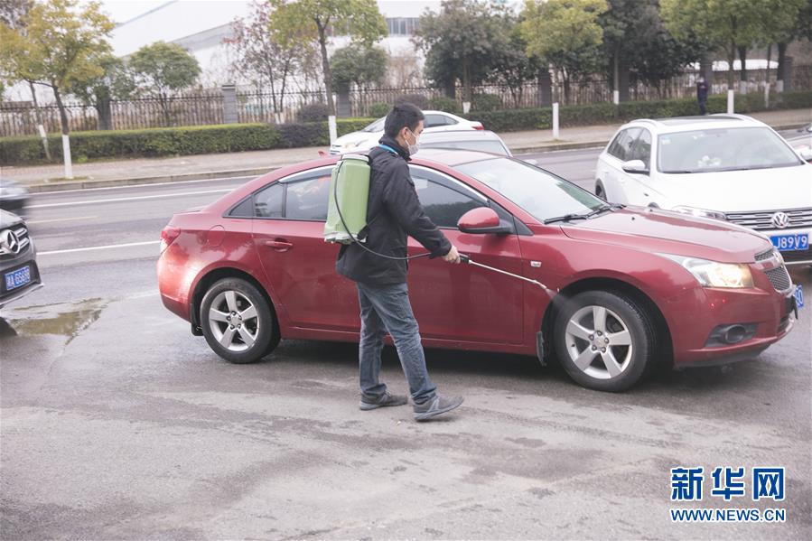 （來自經濟前沿的故事&middot;企業(yè)復工復產&middot;圖文互動）（5）&ldquo;開門紅包&rdquo;變&ldquo;消毒迎門&rdquo;&mdash;&mdash;長沙高新區(qū)一家企業(yè)復工的&ldquo;拼勁&rdquo;