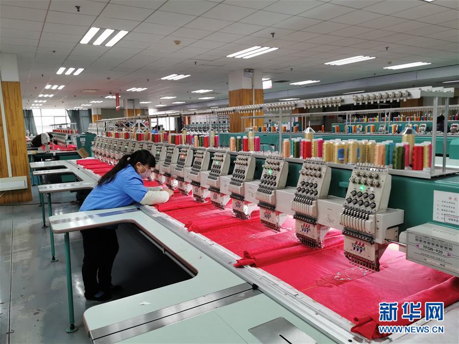 （來自經濟前沿的故事&middot;企業(yè)復工復產&middot;圖文互動）（6）&ldquo;開門紅包&rdquo;變&ldquo;消毒迎門&rdquo;&mdash;&mdash;長沙高新區(qū)一家企業(yè)復工的&ldquo;拼勁&rdquo;