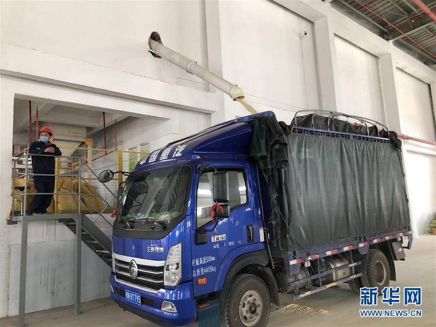 （圖文互動）（5）抓好防疫保暢，還管司機吃飯&mdash;&mdash;廣西欽州保稅港區(qū)服務企業(yè)復工見聞