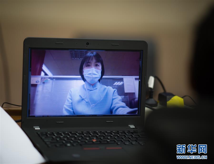 (新華全媒頭條配圖·圖文互動)(13)戰(zhàn)“疫”的一天——新華社記者直擊湖北保衛(wèi)戰(zhàn)