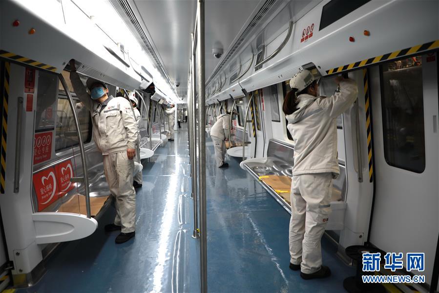 （圖文互動(dòng)）（3）吃粉擼串，商圈&ldquo;打卡&rdquo;，動(dòng)車出廠&mdash;&mdash;湖南&ldquo;標(biāo)簽&rdquo;復(fù)蘇記