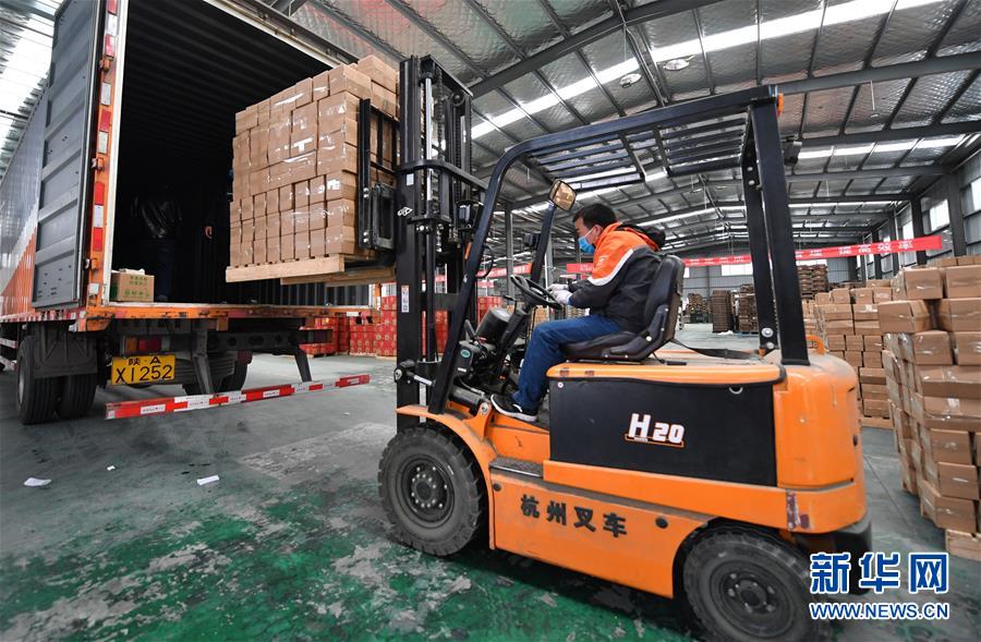 （聚焦疫情防控&middot;圖文互動(dòng)）（6）&ldquo;一輛輛車出發(fā)，春暖花開(kāi)的日子就不遠(yuǎn)了&rdquo;&mdash;&mdash;西北電商大縣陜西省武功縣復(fù)工見(jiàn)聞