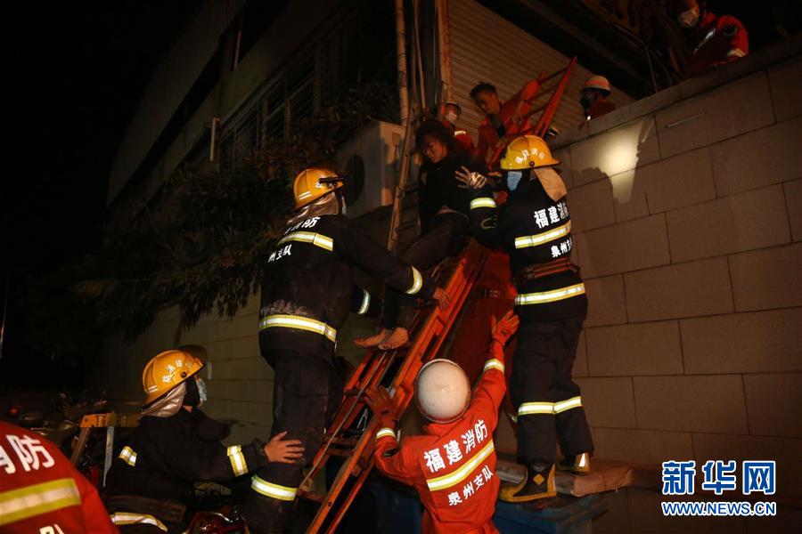 #(突發(fā)事件)(3)福建泉州一酒店坍塌 已救出33人
