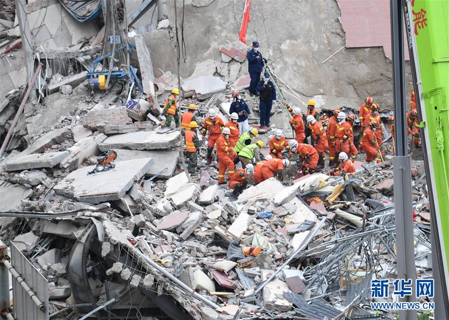 (社會(huì))(2)福建泉州酒店坍塌事故仍有28人被困