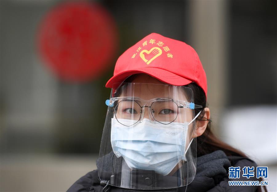（習近平致敬的戰(zhàn)&ldquo;疫&rdquo;英雄&middot;志愿者篇&middot;圖文互動）（4）他們，微光成炬照征程