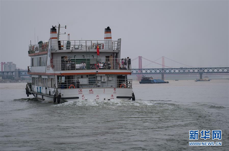 （新華全媒頭條&middot;圖文互動(dòng)）（13）武漢重啟，不負(fù)春天&mdash;&mdash;寫(xiě)在武漢&ldquo;解封&rdquo;之際