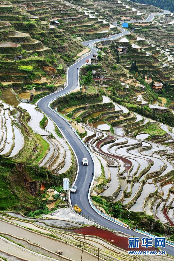 (在習(xí)近平新時代中國特色社會主義思想指引下——新時代新作為新篇章·習(xí)近平總書記關(guān)切事·圖文互動)(9)啃下最后的硬骨頭——脫貧攻堅掛牌督戰(zhàn)進行時