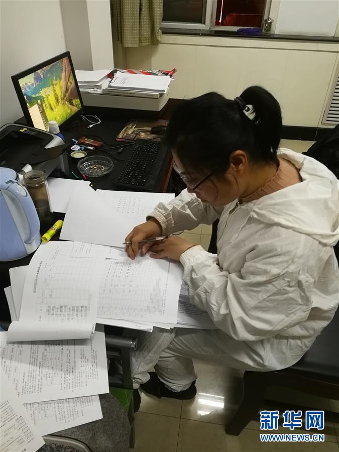 （一線抗疫群英譜&middot;圖文互動(dòng)）（1）山西檢測(cè)員伉儷：疫情不退，決不放松