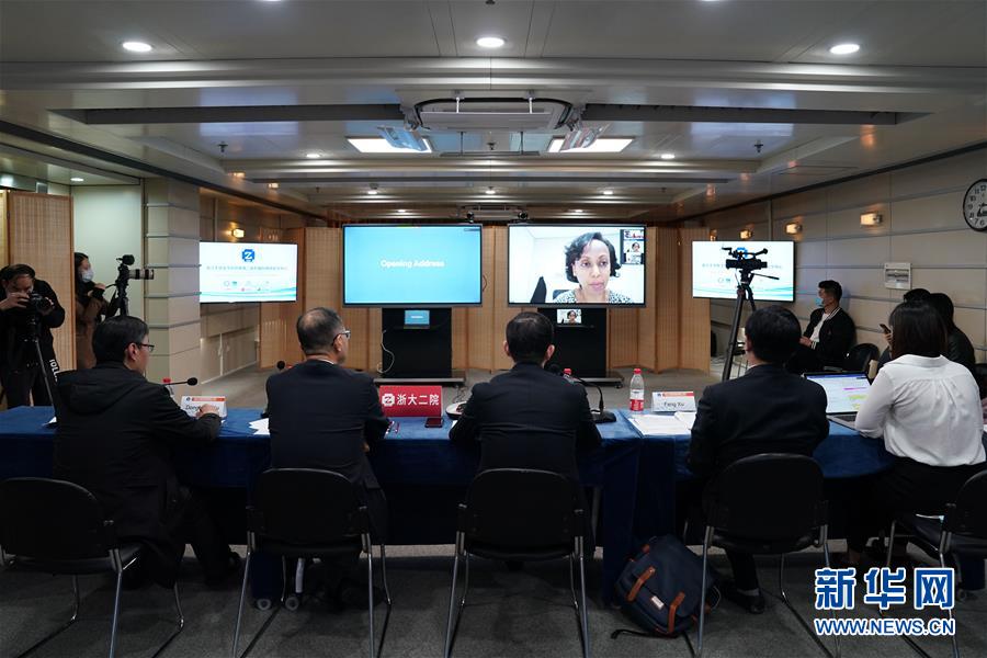 (新華全媒頭條·圖文互動)(7)白衣執(zhí)甲為蒼生——全球抗疫戰(zhàn)場醫(yī)護人員群像