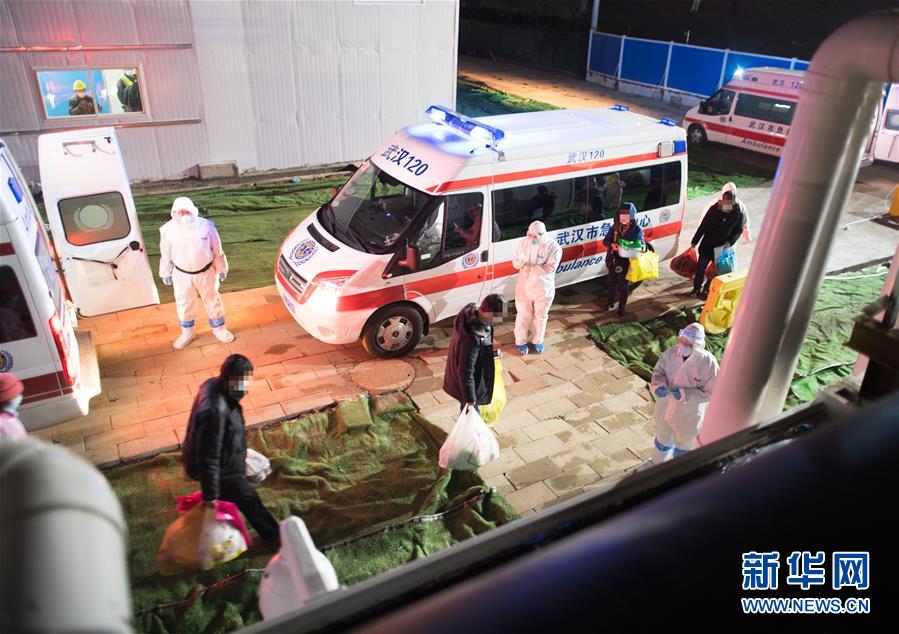 （聚焦疫情防控&middot;圖文互動）（11）分秒必爭！一切為了治病救人&mdash;&mdash;中國抗疫生命至上的生動實踐