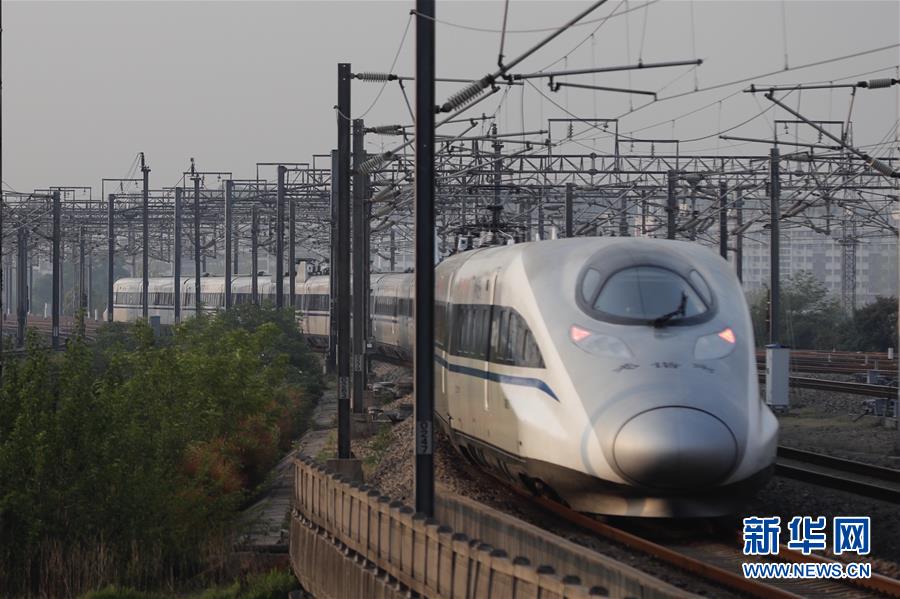 （新華全媒頭條&middot;圖文互動）（1）這個春天，追尋奮斗者的腳步&mdash;&mdash;寫在2020年&ldquo;五一&rdquo;國際勞動節(jié)到來之際