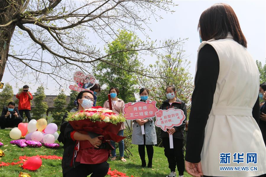 （新華全媒頭條&middot;圖文互動）（13）&ldquo;我看不見你的樣子，但我知道你是誰&rdquo;&mdash;&mdash;寫在國際護(hù)士節(jié)來臨之際