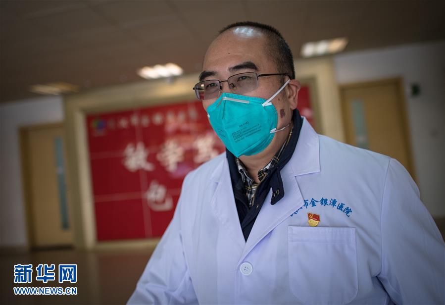 (在習(xí)近平新時(shí)代中國(guó)特色社會(huì)主義思想指引下——新時(shí)代新作為新篇章·習(xí)近平總書(shū)記關(guān)切事·圖文互動(dòng))(3)錘煉意志 輕裝上陣——黨員干部在一線(xiàn)磨礪閃光故事
