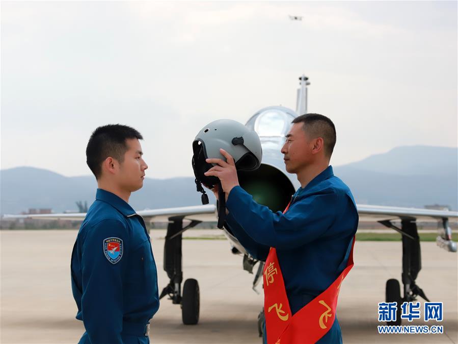 （圖文互動）（2）5290小時！中國空軍殲擊機飛行紀錄保持者光榮停飛