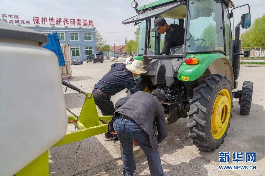 (在習(xí)近平新時代中國特色社會主義思想指引下——新時代新作為新篇章·習(xí)近平總書記關(guān)切事·圖文互動)(10)讓每一寸耕地都成為豐收的沃土——我國加強耕地保護推進“藏糧于地”