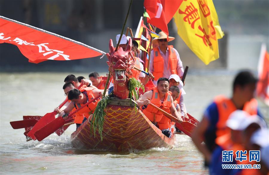 (新華全媒頭條·圖文互動(dòng))(5)線上線下消費(fèi)升溫 文旅活動(dòng)邁上“云端”——端午假期透視我國(guó)經(jīng)濟(jì)高質(zhì)量發(fā)展新動(dòng)力
