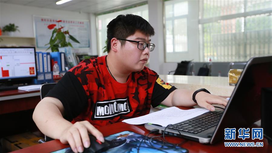  （新華全媒頭條&middot;圖文互動）（3）青春，在希望的田野上&mdash;&mdash;大別山區(qū)尋訪&ldquo;城歸&rdquo;大學(xué)畢業(yè)生