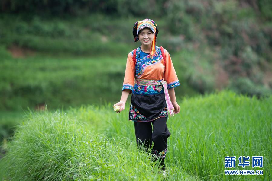 （新華全媒頭條&middot;走向我們的小康生活&middot;圖文互動(dòng)）（4）那山，那人，那苗寨&mdash;&mdash;十八洞村三代人的奮斗史