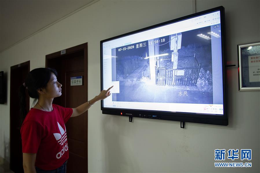 （防汛抗洪&middot;圖文互動）（5）在大堤上成長，為人民守護&mdash;&mdash;洪水中的青年&ldquo;生力軍&rdquo;