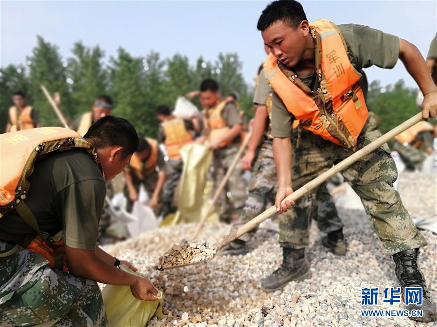 (圖文互動)(4)五十勇士戰(zhàn)江洲——陸軍第71集團軍某旅工兵連黨員突擊隊九江搶險記事