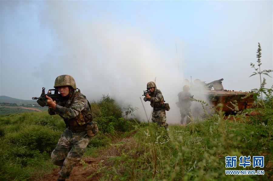 (在習(xí)近平強(qiáng)軍思想指引下·我們在戰(zhàn)位報告·圖文互動)(3)數(shù)字化勁旅的“士兵突擊”——陸軍第82集團(tuán)軍某部牢記囑托練兵備戰(zhàn)記事
