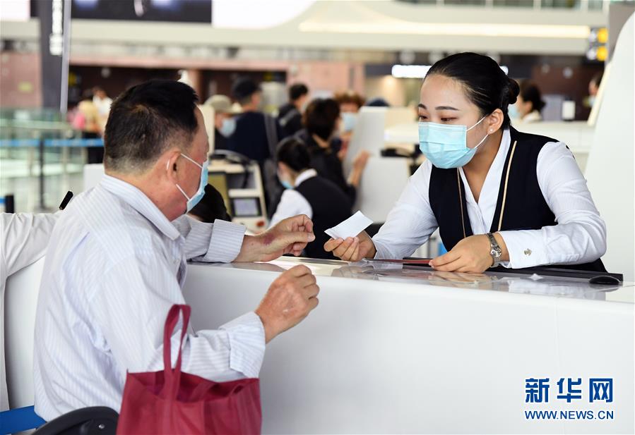 (社會(huì))(6)北京大興國際機(jī)場(chǎng)旅客吞吐量首破1000萬人次