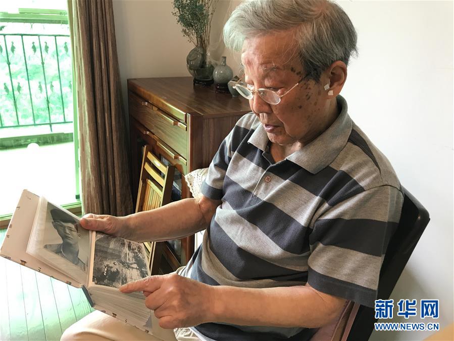 （紀念抗美援朝70周年&middot;圖文互動）戰(zhàn)地金達萊，花兒為誰開？&mdash;&mdash;記志愿軍老戰(zhàn)士文工隊員任紅舉